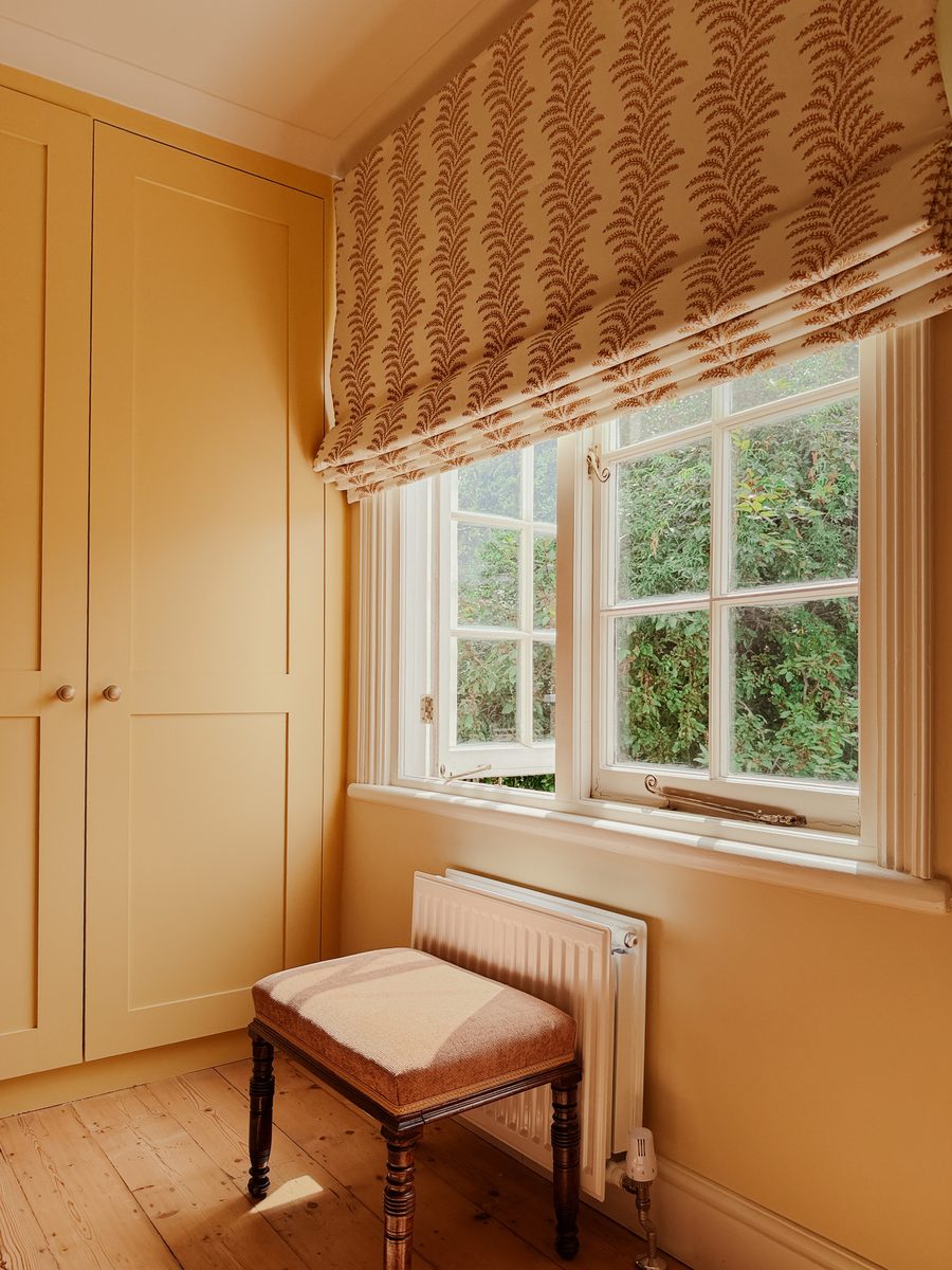 Limehouse Cottage: bedroom with window seat and roman blind